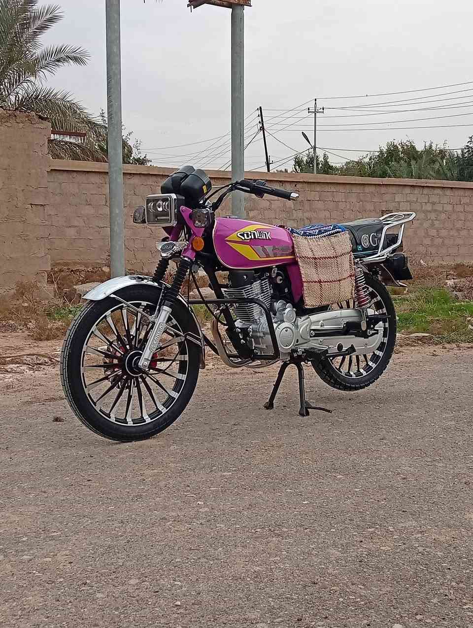 سلام عليكم دراجه سيفان موديل 25 صايرلي 25يوم من نزلته رامبه دراجه نظافه فول شوفت عينك هذا رقمي ***********
