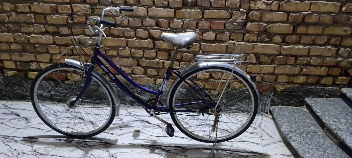 السلام عليكم 
بيسكل للبيع 
حجم 26 كامل
الاتصال بل رقم ***********
