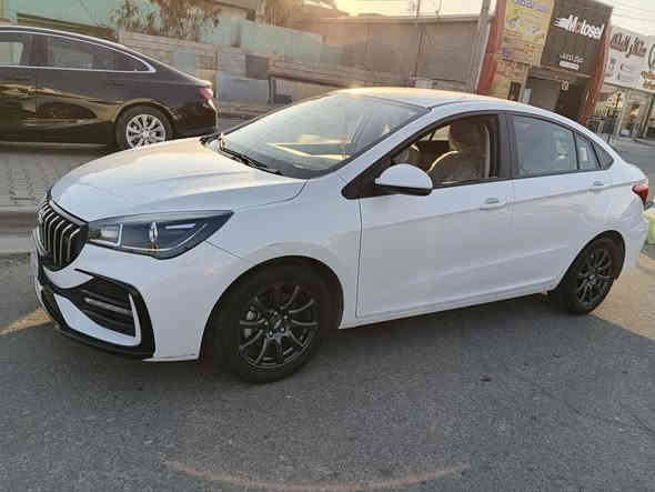 سلام عليكم شيري اريزو 5 موديل 25 سياره كلين مال بيت ماشيه 11 الف قابل لزيادة
مواصفاتها معروفه #السعر 120 بي مجال 
للاستفسار انتصل ((***********))
