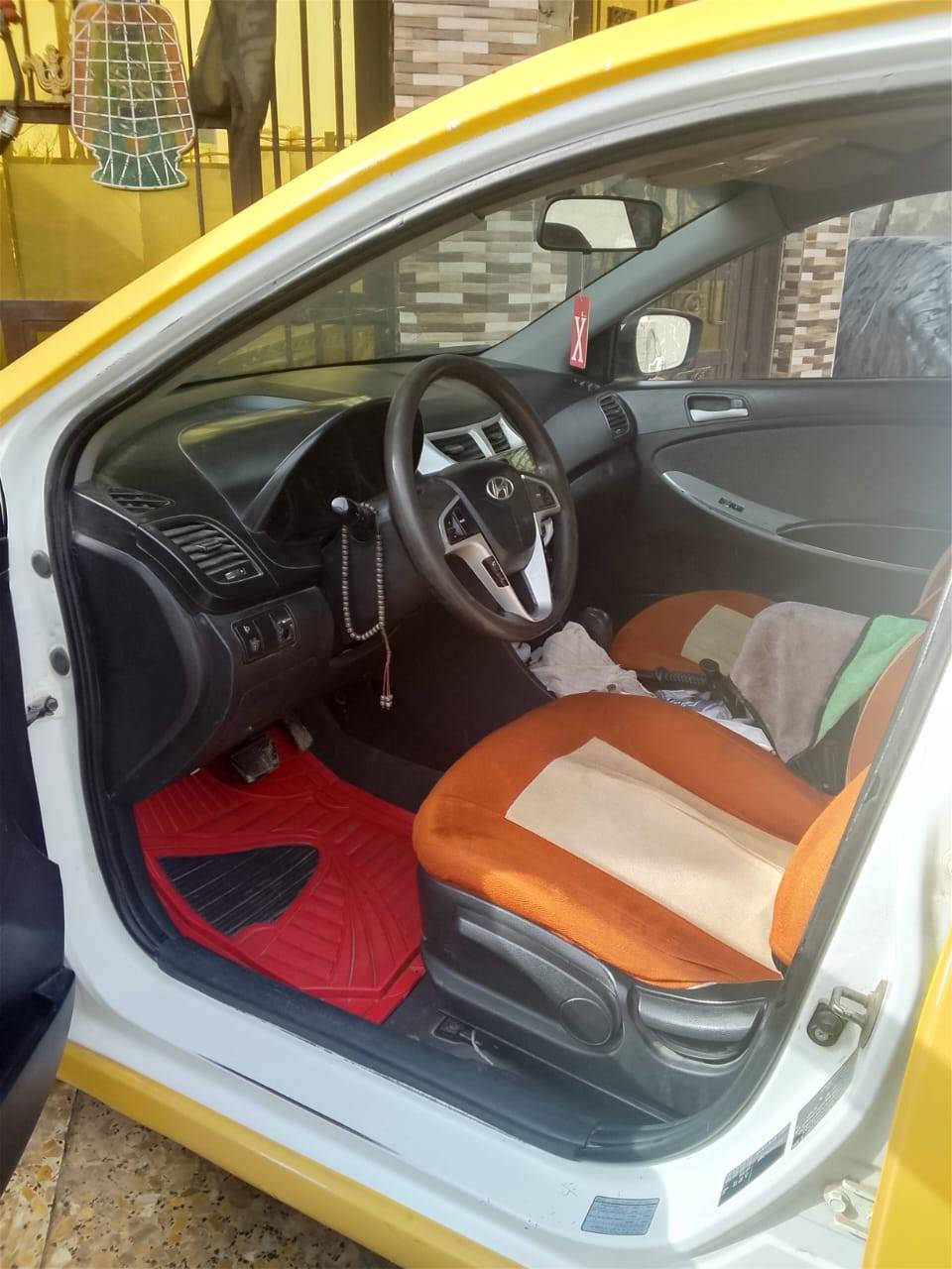 السلام عليكم للبيع اكسنت خليجيه ٢٠١٢السياره جاهزه تبريد تتفه تخم تاير مكينه جديده  مكان السياره بغداد تقاطع نهروان السعر 80وبيه مجال للشراي ***********
