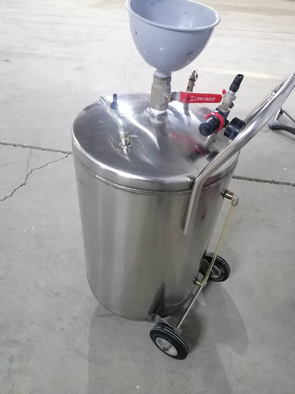 السلام عليكم مضخه غسيل استخدام شهرين انوفي ايطالي  5 ونص حصان  200 بار  15 لتر، دفع قوي تكدر تضيف اكثر من صونده
السعر (650) الف 
#ملحقات صونده 15 متر مسلح مسدس طه الخير +ولف تدوير الماء داخل المضخه

بطل رغوه سلستيل اصلي ضد الصدأ السعر (90) الف
العنوان بغداد مقابل معسكر التاجي
***********
