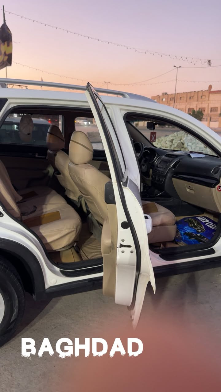 السلام عليكم
كيا سورينتـو ( خليجي ) موديل 2015

 بأسمي رقم بغداد 

مكينه  6 سلندر / 3.6V دوووش 

سبعة راكب 

نطام ايكو ( تقليل استهلاك الوقود )

ثلاث قطع تبريد منفصل 

تحكمات استيرن اعتيادية  

لداات امامي 

بردات خلفية 

الارضيه مغلفة بالكامل 

ماشيه 151 كيلومتر 

ضرر السياره جاملغ وباب امامي جهه السايق

ايرباگ ستيرن وبرده 

باقي مواصفات السورينتو معروفة ….

السعر خاص 🔴

مكاني :  بغداد / الزعفرانية
الهاتف : ***********
