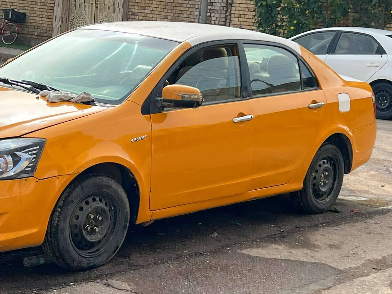 سلام عليكم جلي موبل 2012رقم بغداد نكليزي سياره حداديه جديد مصبوغه حزام معمر خياسات جاهزه بس مكينتهه كامت كورله محوره كير أوتو ابيع هيج سياره كشرهه حلو مكاني ناصريه شطره سعره 32بيهه مجال 
***********
