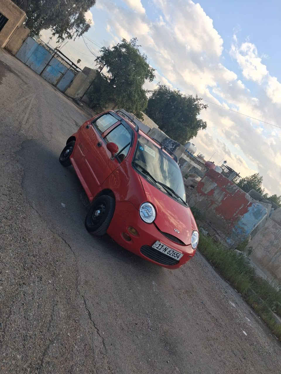 كيو كيو موديل.  2012 سياره ماشيه 55. يعني مامتعوبه حيل نظيفه مكينه  4 سندر يعني. المرغوب سياره مكفوله من اي ضرب. سياره بيه باب خلفي طخه بصيطه   كير اوتوماتيك بغداد رقم نكليزي مكاني بغداد الشعب. السعر 33 وبيه مجال بصيط سياره جاهزه من كلشي تبريد ثلج  صدر امامي خلفي جديد ***********
