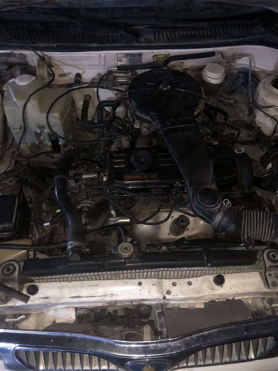 السلام عليكم بروتون للبيع السيارة صارف عليها هواي غرفة جديد محرك كير اذاين درايم شفت صدر جديد عارضهة ٥٥ قفل 
***********
