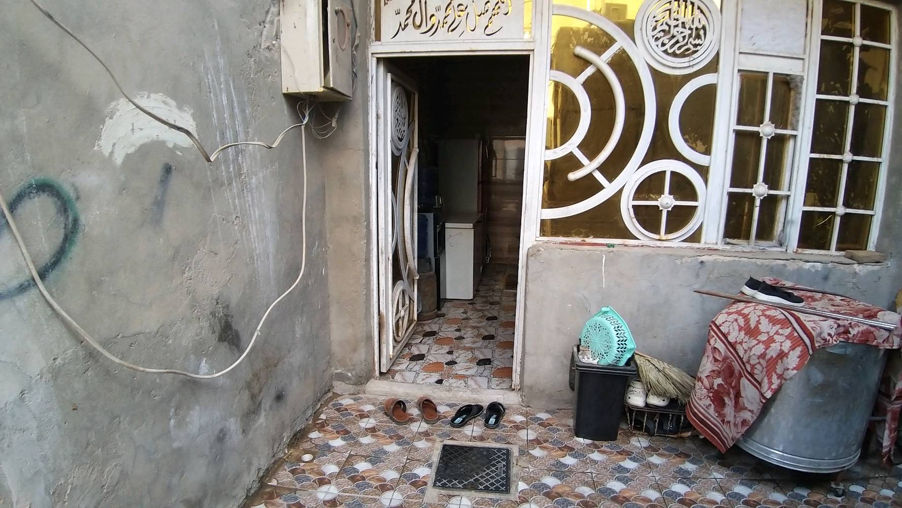 دار للبيع المساحة 200 متر المكان دور العمال قرب تارتان ليفربول للاستفسار الاتصال ***********