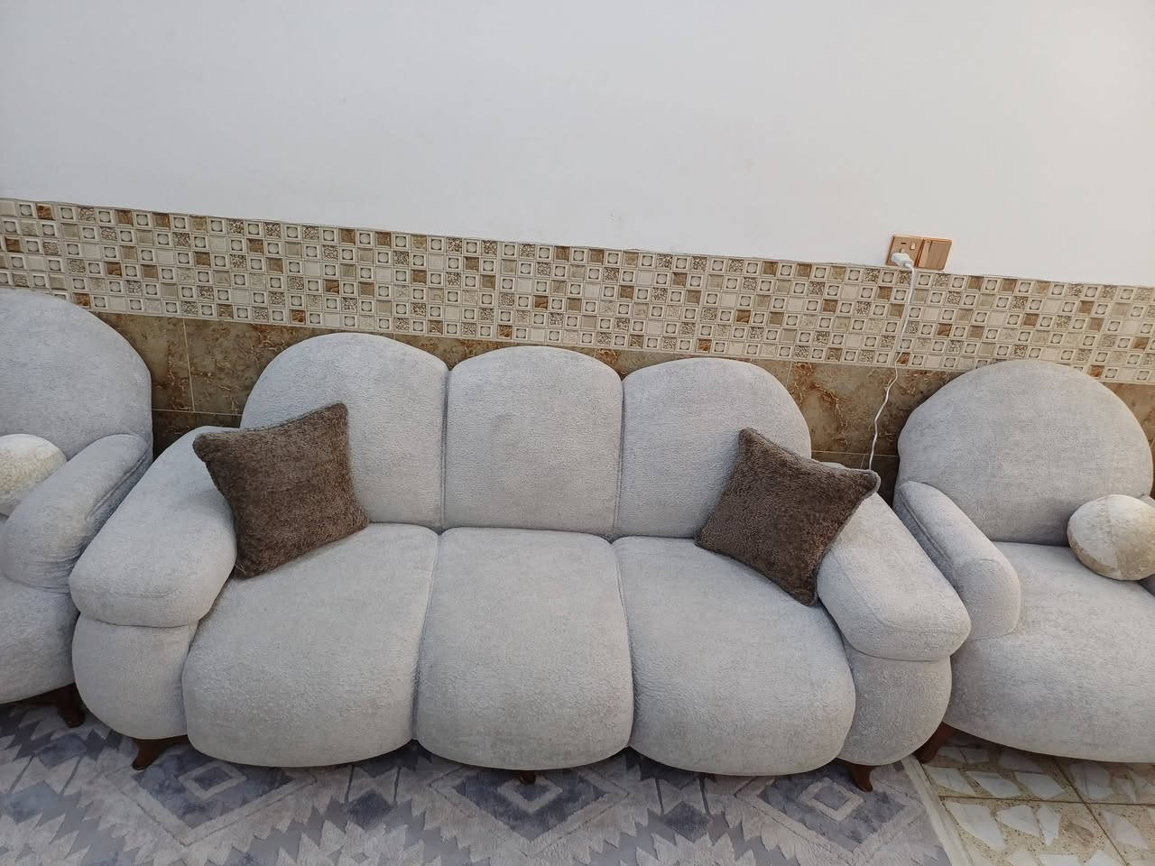 تخم تركي ( لا بوبو )  10 مقاعد
قماش وخشب واسفنج درجة اولى
استخدام اقل شهر اخذته ب 950 الف
واريده ب 750 الف 
عنوان زعفرانية نهاية اربع شوارع


**إذا كنت صاحب هذا الإعلان وتريد حذفه لأي سبب، رجاءا أرسل رسالة إلى الدعم الفني**