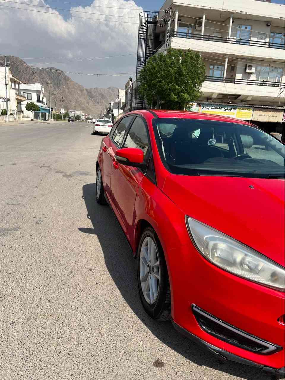 فورد فوكس ٢٠١٧ ئيس ئي
دوو پارچه و دوو په له بي ناوگرتن 
به ناو خؤمه سه نه وي تازه يه
هه فته يه كه گيري لؤكم بؤ كريوه هيچ مه سره في تيدانيه هه موو گياني به شه رت
نرخ   ٦٨ $
٣ وه ره قه غرامه ي له سه ره ئه تده مه وه
شوين رانيه
*********** رانية, السليمانية
