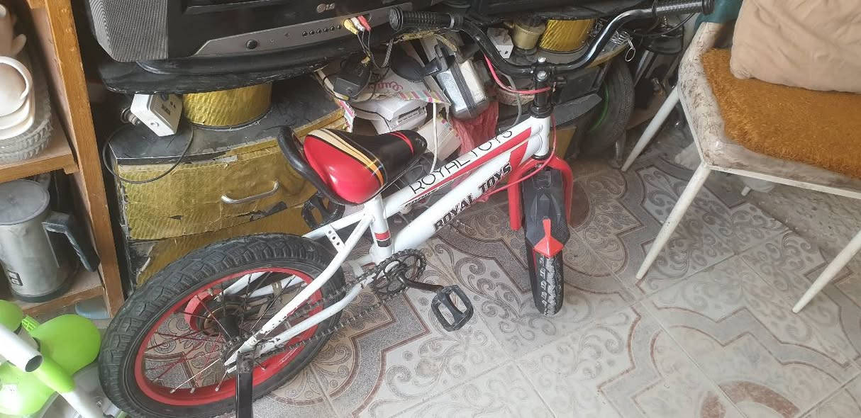 سلام عليكم اخواني واخواتي عندي هاي الغراض للبيع كلمن اوسعره والسعر على الخاص المكان شطره شعله قرب مطحنت جمعان شارع البنكله محل بالات *********** هذا رقمي او الي مايشتري لا يحجز اوبعدين يلغي
