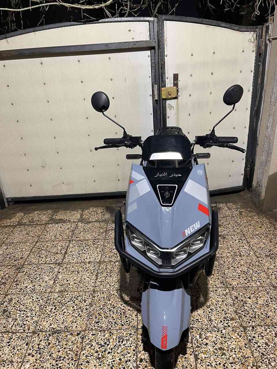 سلام عليكم دراجه ماتريكس شحن للبيع ماشيه ٨٥٠٠ فول مواصفات رماش رباعي بلوتوث نظام بك ٦ بطاريات ملف ٢٠٠٠ دراجه كلش نظيفه بيها حديد من كل أطراف حمايه للدراجه تشغيل بصمه و كارت دراجه بالشحن الواحد يمشيك ٨٠ كيلو وياها الشاحنه بلاديه للبيع مكان كركوك للتواصل مع رقم *********** سعر ٦٠٠ وبيها مجال للطيبين
