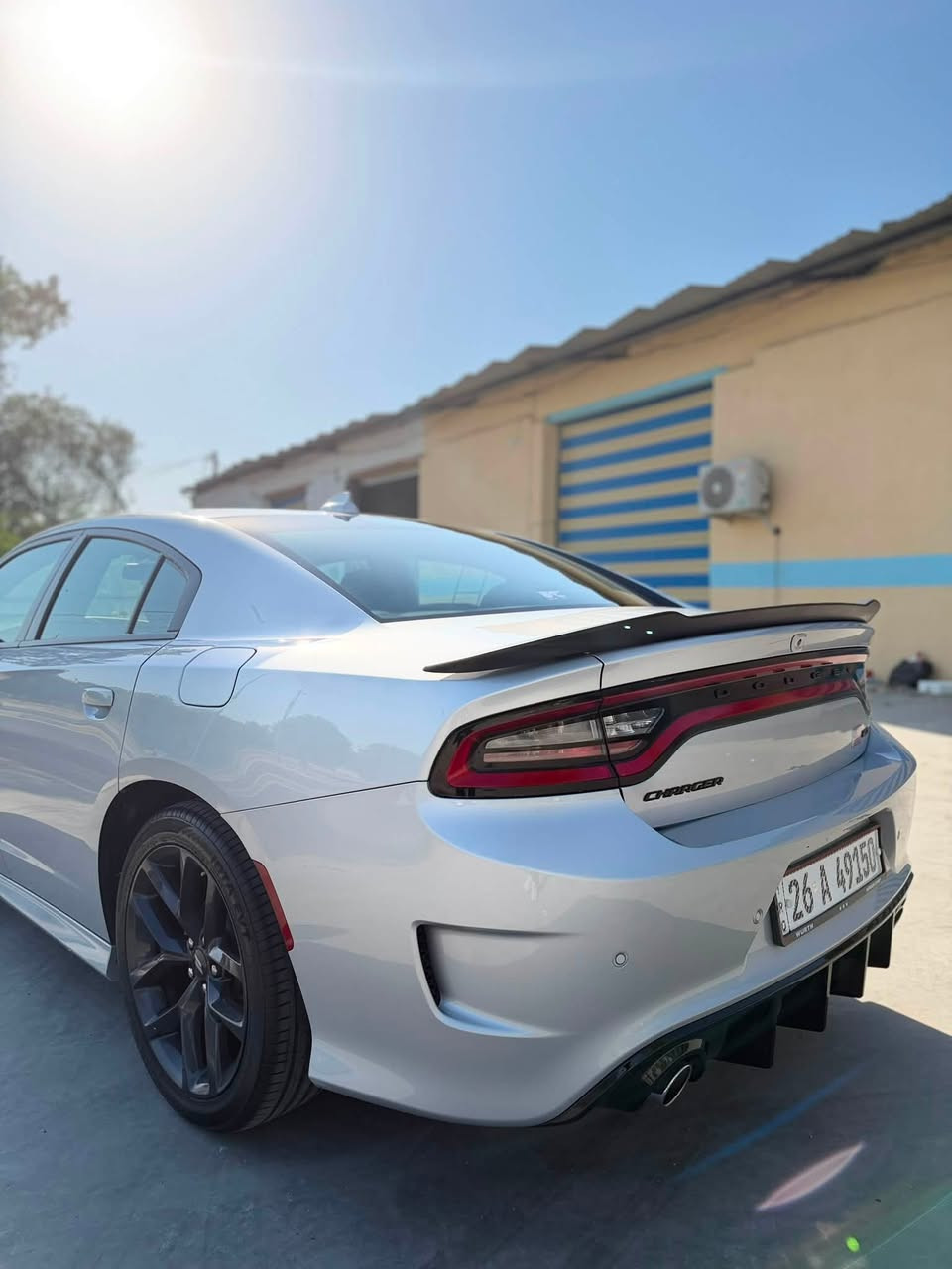 سلام عليكم
جارجر GT 2023 
رقم السيارة صلاح الدين مشروع وطني تحويل ب اي محافضة 
ماشية 47 الف 
شاشة كبيرة 
سوبر تراك
حساس خلفي
نقاط عمياء
كامرة خلفية 
سماعات الباين 
ويل حجم 20
وباقي مواصفات الجيتي
بدي كت srt بلادي
حادث جاملغ وبنيد 
مكان السيارة بغداد الكاظمية جكوك 
السعر 195 وبيهة مجال🔥🔥
***********
