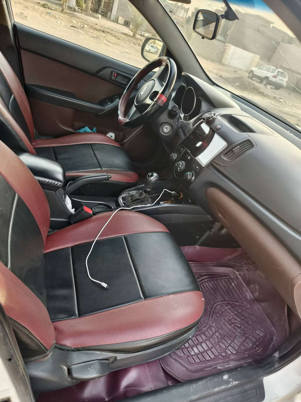 سيراتو 2011
أربيل باسمي
بدون ضربة بدون صبغ بيها ملاحظات 
سعر 103
أبو غريب/ الزيتون 
, ***********
