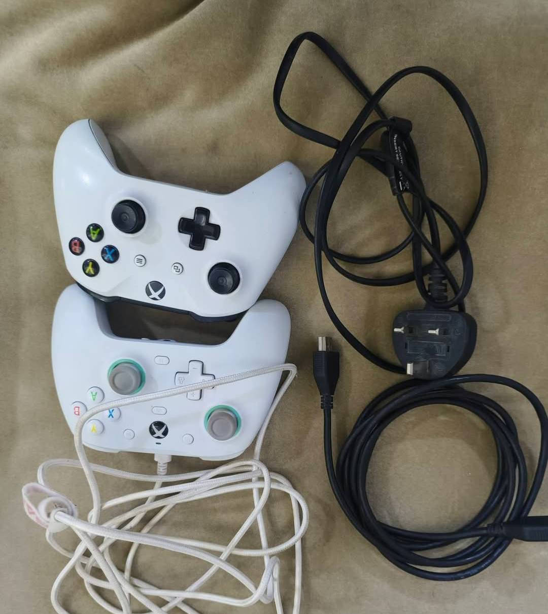 اكس بوكس وان اس
واحد تيره 
كامل محلقات
بي شتراك شهرين التمت
جوستكات اثنين اصلية كيم سير
مكاني البصرة ابو الخصيب
سعره 150بي مجال شي قليل


**إذا كنت صاحب هذا الإعلان وتريد حذفه لأي سبب، رجاءا أرسل رسالة إلى الدعم الفني**