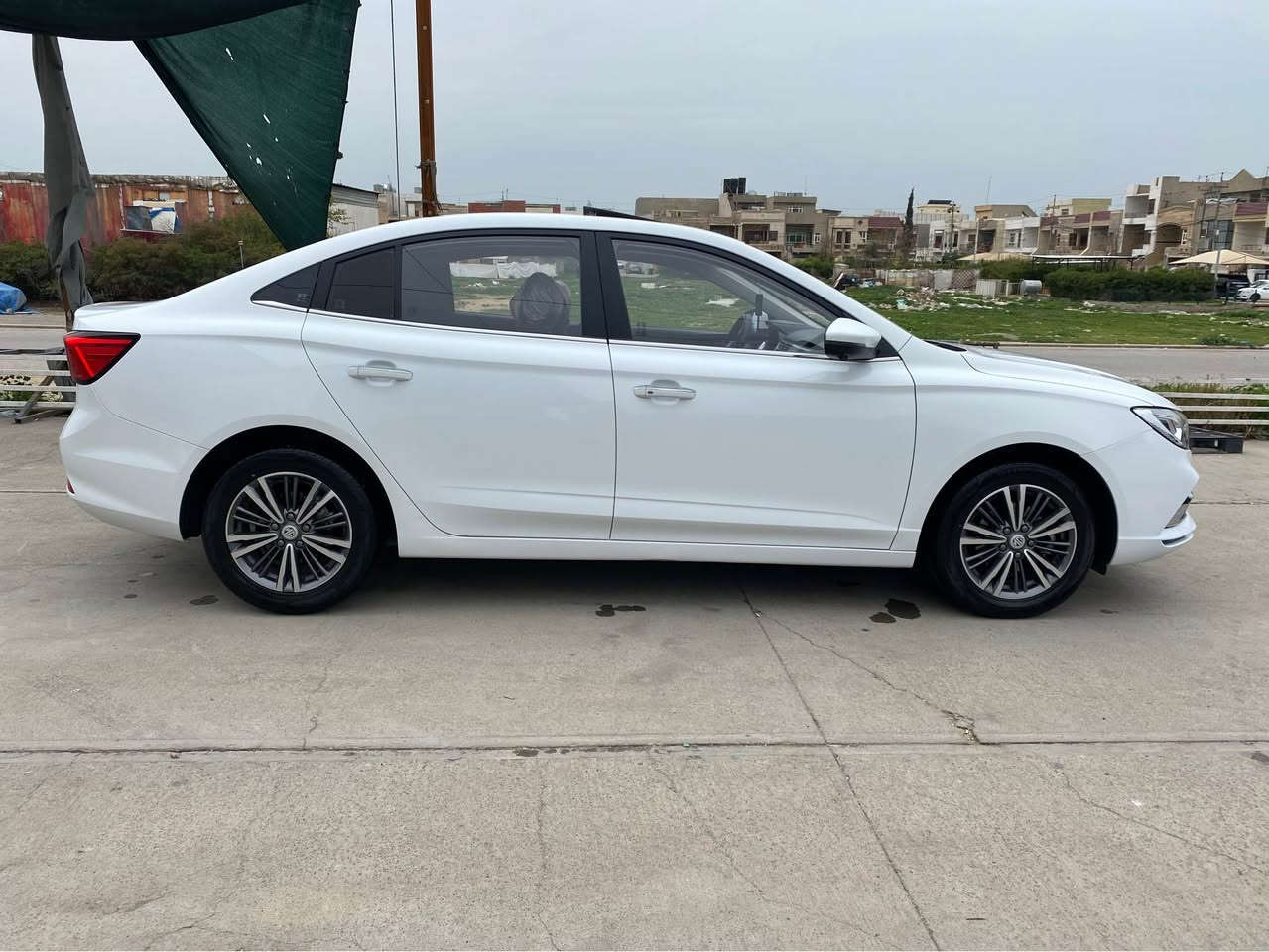 MG 5 LUXURY 2024
قەپات مواسەفات سلاید کوشین جلد هیتەر شاشە گەورە 5 کامیرە کارپلەی بەسمە ئاوینە شەفت و ئیشارەت لاید لید و عەدەسە زینۆن تەنها 23000 رۆیشتیە هیچی نیە نرخی 110 و مەجالەکی کەم سەیارەکە لە هەولێرە 
*********** أربيل, العراق
