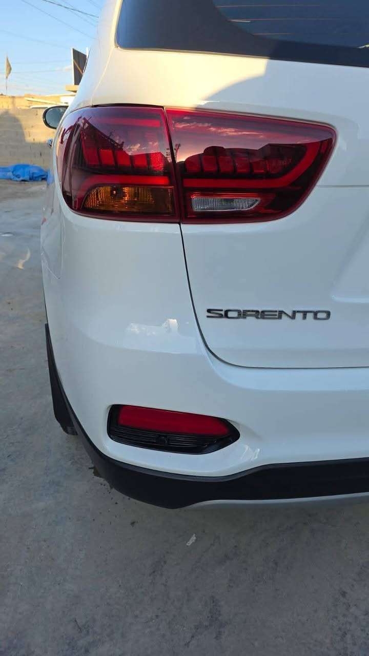 كيا سورنتو 20 خليجي 
ماشية ١٠٠ وشويه الف
خليجي بيها بارد بلبنيد قليل
مواصفات//
1️⃣ بصمة تشغيل 
2️⃣ بصمة ابواب 
3️⃣ محرك ٦ سلندر 
4️⃣ جي بي اس (خرائط)
5️⃣ شاشة 
7️⃣ حساسات  امامي خلفي
8️⃣ كراسي ٢ كهرباء
9️⃣ قطع ٣ تبريد 
🔟 بانوراما 
1️⃣1️⃣ تحكمات ستيرن 
1️⃣2️⃣ سبعة راكب 
1️⃣3️⃣ ويل كب
1️⃣4️⃣ كشنات بلادي
1️⃣5️⃣ جنطة كهرباء ذكية تفتح عند الاقتراب 
1️⃣6️⃣ مري شفط 
1️⃣7️⃣ بردات خلفية بلادية
1️⃣8️⃣انظمة قيارة smart. Eco. Cimfort. Sport. 
‏1️⃣9️⃣ 
2️⃣0️⃣ 
2️⃣1️⃣ اريل نفكيتر
 رقم بغداد  لجديد بسمي
للاستفسار ***********
