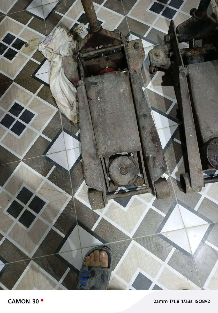 سلام عليكم ٢ جكات للبيع  نوعيه ثقيل  شغالات  ستفسار خاص او على رقم ***********
