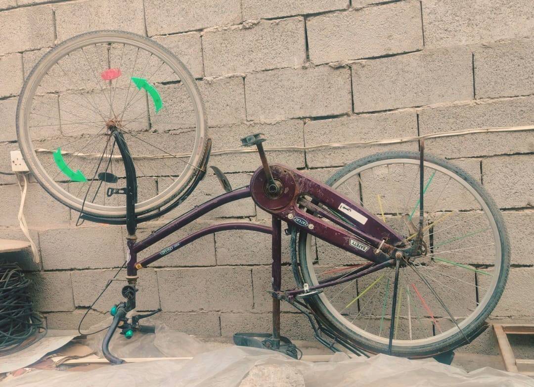 اخوان بيسكل بناتي سعر50الف
واربع قطع برج مال شبكة طول القطعة 3 متر سعر القطعة 45 الف