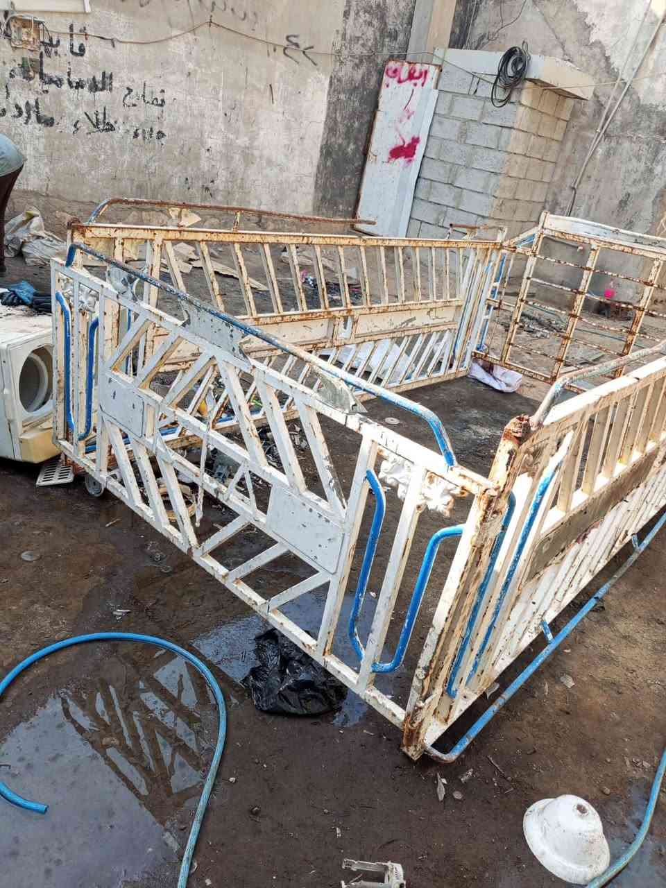 جنج كيه فحل للبيع يعوزه صبغ وتعديلات سعره 250وبيه مجال مكان حي العسكري***********
