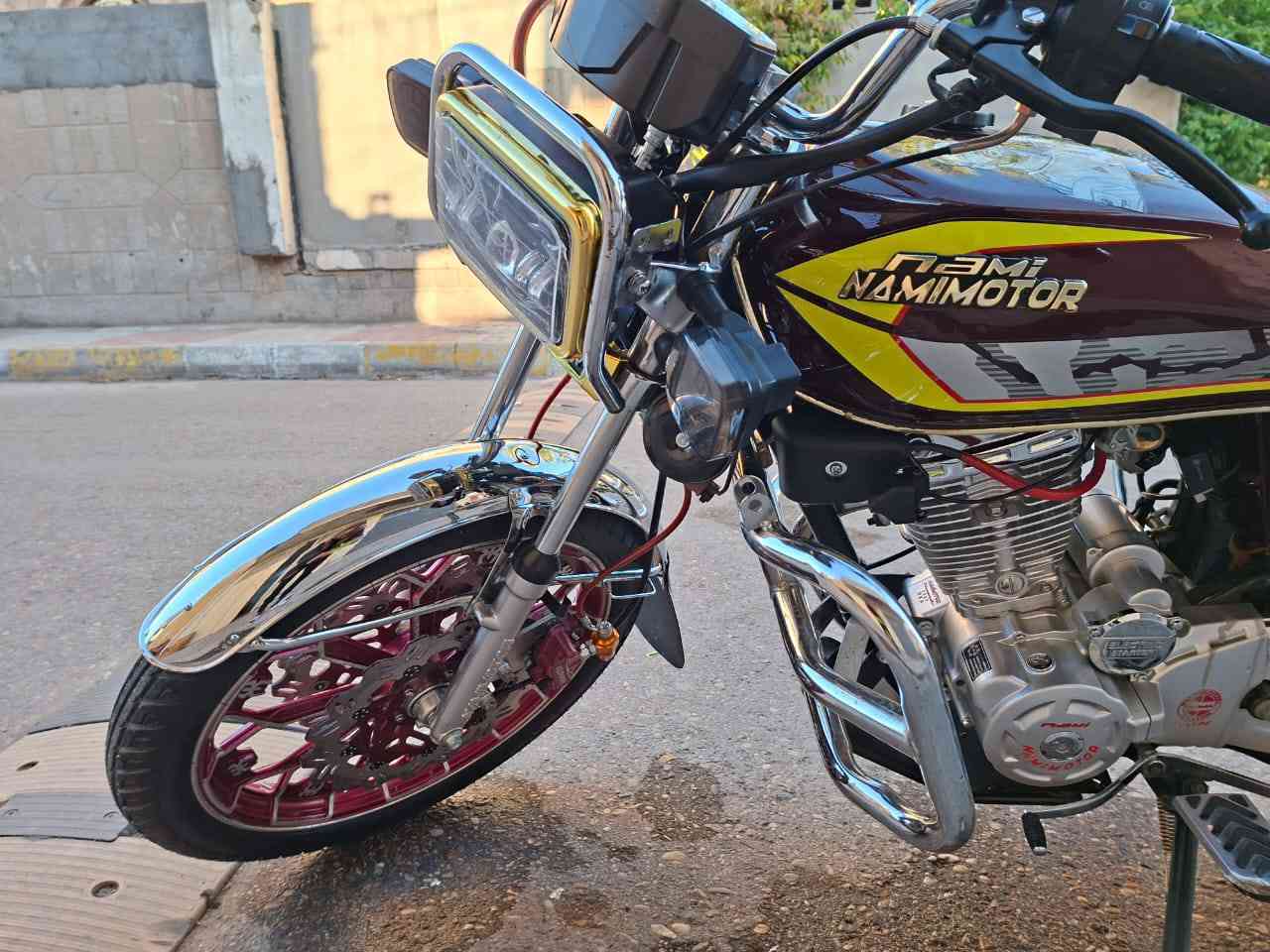 السلام عليكم ورحمة الله 
دراجه ايراني موديل 25
دراجه مكفوله كفاله عامه 
محرك 200 كهربائيات شقاله 
عالي ناصي دبل هورن اشاير 
تخم تاير اشاير الدراجه على وضع الشركه 
دشبول اكتروني،  اخوان اني مكلف بلنشر /***********/*********** /السعر 825 وبيها مجال
