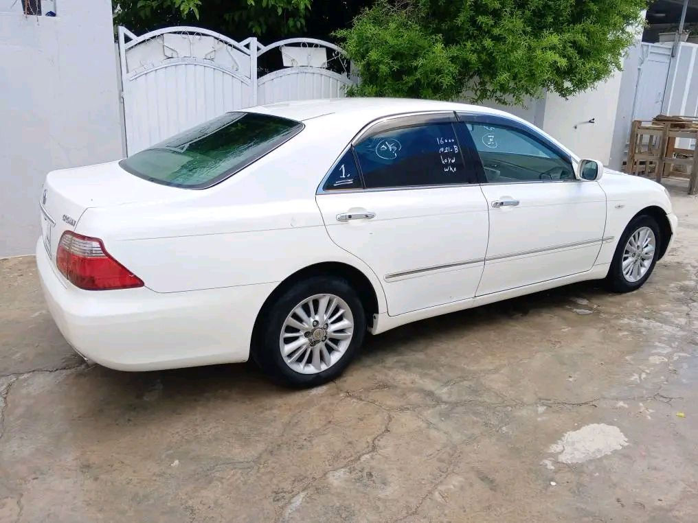 شاینە 2006 موس مەکینە  بچوک180ی بێ دوکەڵ بەگێڕ گەورە ، نرخی 52 گەڵاومەعمالە،بۆ فرۆشتن و گۆڕینەوە بە شاینەی ڕۆیاڵ ناوزەردی موس و بڕاوە، سەیارەکە ناو ڕەساسیە 5 بەصمە و بەصمە حورکراوە،بەصمە ڕەساسی ،هەرچوار جامەکانی بەرزو نزم ئەکات ،  بەشەرتی مەکینە و گێڕو هەموو شتێ تەبرید لەسویچ ئیش ئەکات69  هەزار حەقیقی  ڕۆشتوە،چوار تایەو ویلی لۆکی   لەژێرە،چرکەی تیانیە ،جامی پێش و دوای هەڵگیراوە لۆک لۆک ،دوو پارچەی ئەوروپای هەیە ،سەقفی وەکو شوشە وایە،بێ  بێ بۆیاخ بێ چاڵ و شوخت ،بەشەرتی کەڤەر گۆڕاو سەقفی گۆڕاو قرچ و دەعم ولێدراو ،جاهزە هی دەستی خۆمە هی ماڵانە نرخی 52 گەڵا  و مەعامەلە  لەکەلارم ***********

