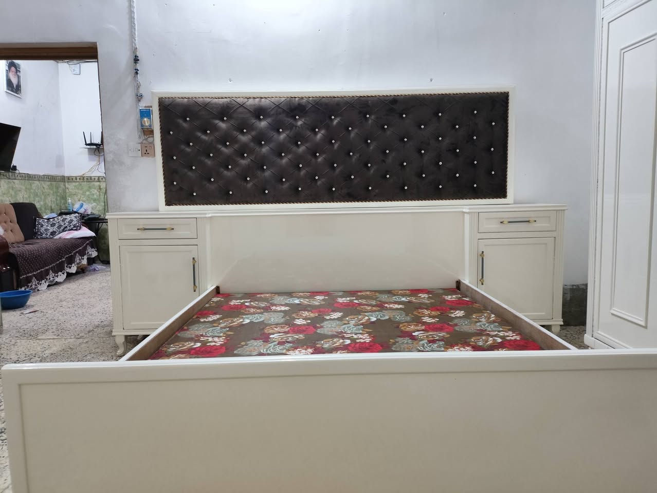 السلام عليكم تم تسليم طلب الزبون 
غرفه سته طابقين نجاره عراقيه 
خشب صاج خمسه ملم وجهين 
الصبغ حراري مال سيارات ضمان 15 سنه 
نشتغل حسب الطلب كل الموديلات التركيه 
نجاره علي كاضم بابل الحمزه 
واتساب *********** واتساب
