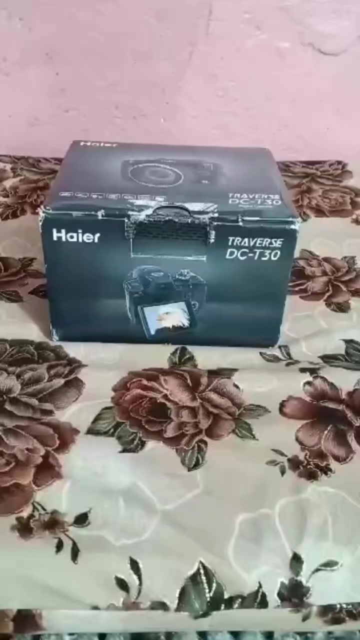 سلام عليكم عندي كامره هير30 ريد بيهه سعره 125و بيهه مجال هيه الكارتونتهه لي يريده  يجي واتساب و خاص *********** مكاني بغداد المدينه الصدر ما عندي تواصيل
