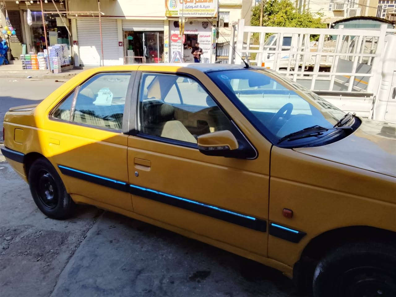 السلام عليكم
بيجو cx 
موديل 2010 
مكينه وكير جيد جدا 
رقم دولي
تخم تاير جديد 
كشر نظيف 
تراي حلو 
عليها هيئه 120 الف وغرامة 100 الف تنقطع من السعر 
 السعر 25$
العنوان بغداد الجديدة
الرقم ***********
