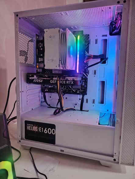 Rtx 4060ti msi ventus doul fan
Cpu: i5 12400f 

M.b h610M-A asus  

Psu: 600 watt 

Case fantech 

Ram: 16 Gb 2x8 3200 MHz

M.2: 1T

cup air cooler  gamedas

monitor: aoc /ips 24 inh 165hz

Keyboard: redragon

Mouse: redragon

Ups: farber online 1000va

Headset: hyperx cloud III wireless

Desktop speakers: redragon
مكاني بغداد السيدية
***********
السعر مليون و250 وبيها مجال
