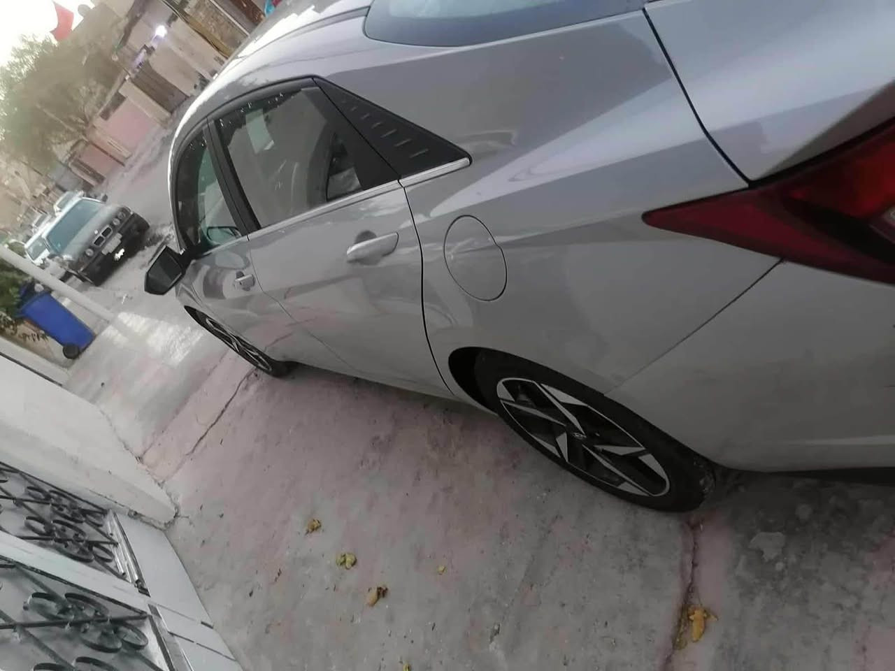 السلام عليكم..
النترا 2023 هايبرد
لون سموك
ماشيه 77 الف ميل
المواصفات:-
م 1600 هايبرد
بصمه / وتشغيل عن بعد
فتحه
حساسات خلفيه
ويل كروم
كاميرا
مانع تصادم
قياده ذانيه
رادارات 360
اشاير مري
رساله ترحيب
انارة محيطيه
سماعات Boos
تبريد تيابو
كشنات جلد وتتدفئه بالكشنات والستيرن
شاشه دجتل متصل
سايد بريك بصمه
وباقي المواصفات المعروفه

صور الحادث مرفقه مع الصور
وصار بيه بالعراق طخه جاملغ خلفي وباب 
للمراوس او البيع
السعر 140 وبيه مجال
العنوان بغداد/ علي الصالح 
للاتصال / ***********
