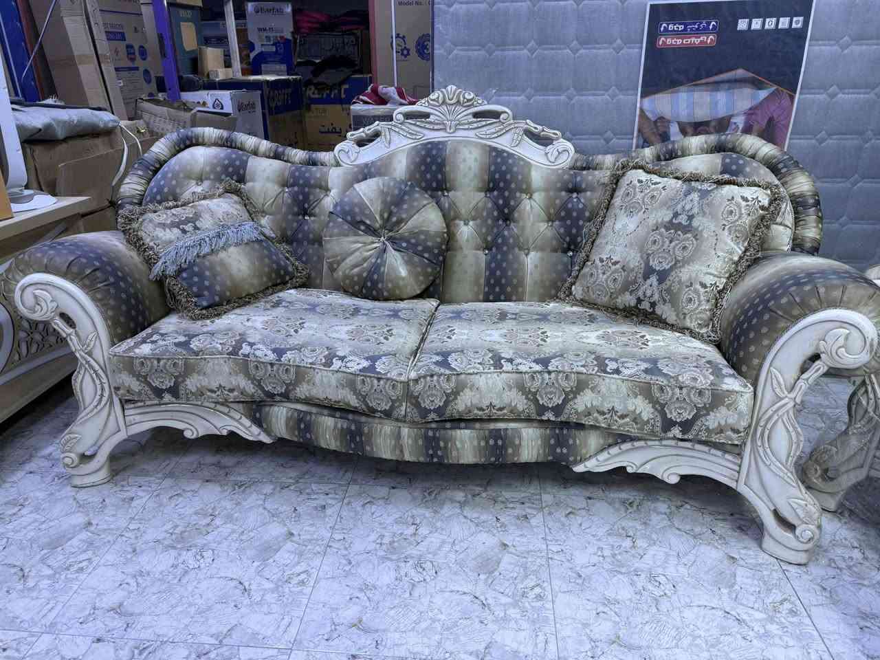 بيع سريع
تخم تركي 10 مقعد قنفتين و 4 كراسي السعر مليون ممستخدم جديد
***********
