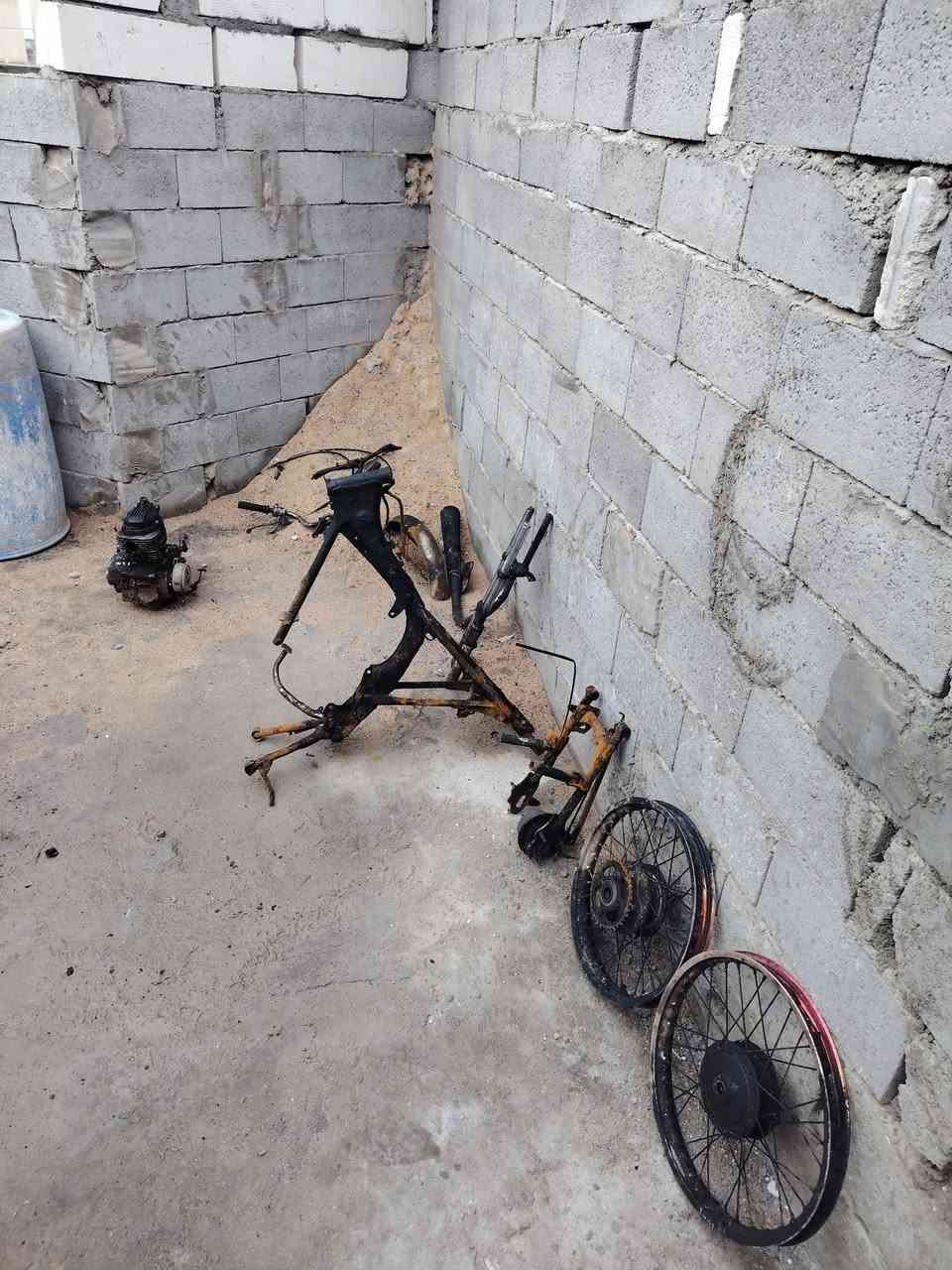 سلام عليكم شباب عندي غراض البيع وشاصي البيع مكاني تنومه صالحيه رقم ***********
