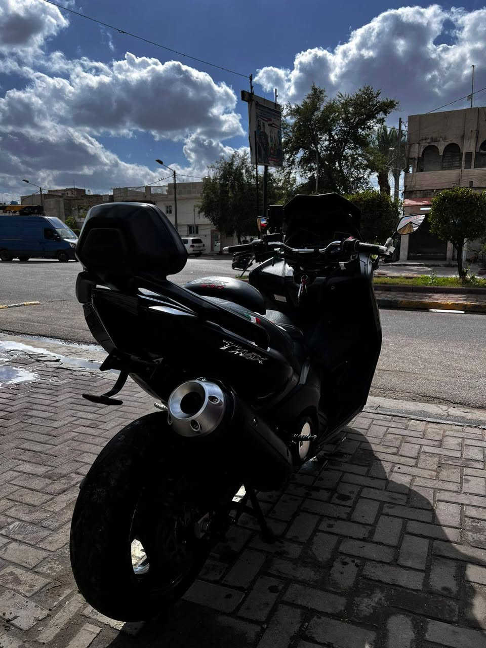 T MAX
2015 
الدراجه مكفوله 
مابقه اكتب وارغب بيها 
تعال وجيب فيترك وياك 
الدراجه ٣ سويجات 
ماشيه ٣١ 
*********** فقط واتساب
