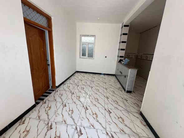 دار سكني زراعي مساحه 100م في منطقة البوفياض قرب حي المهندسين شارع الاسكان  الصناعي الحولي بناء حديث بلوك كهربائي  اعكاده يحتوي علئ غرفه واستقبال وصاله ومطبخ وصحيات  ، خدمات متوفره شارع 13م السعر 50 مليون  مع التفاوض للاستفسار 
*********** مكتب الكنز للعقار عنوان المكتب شارع المستشفى التركي السايد الواحد / مقابل جسر السريع
