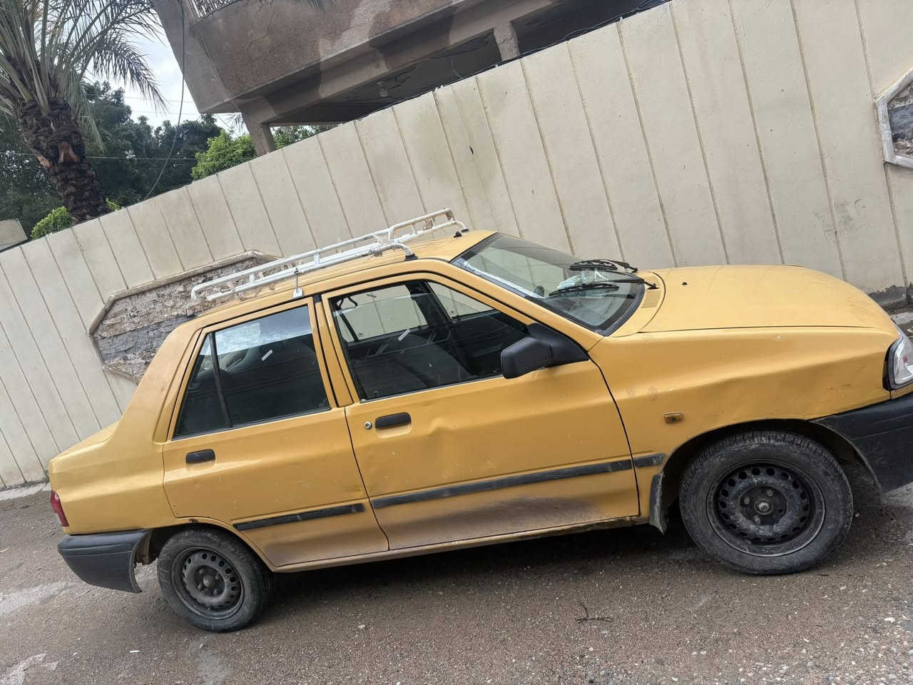 السلام عليكم سايبه للبيع موديل 2016 السياره خير من الله 
*********** اتصال فقط
