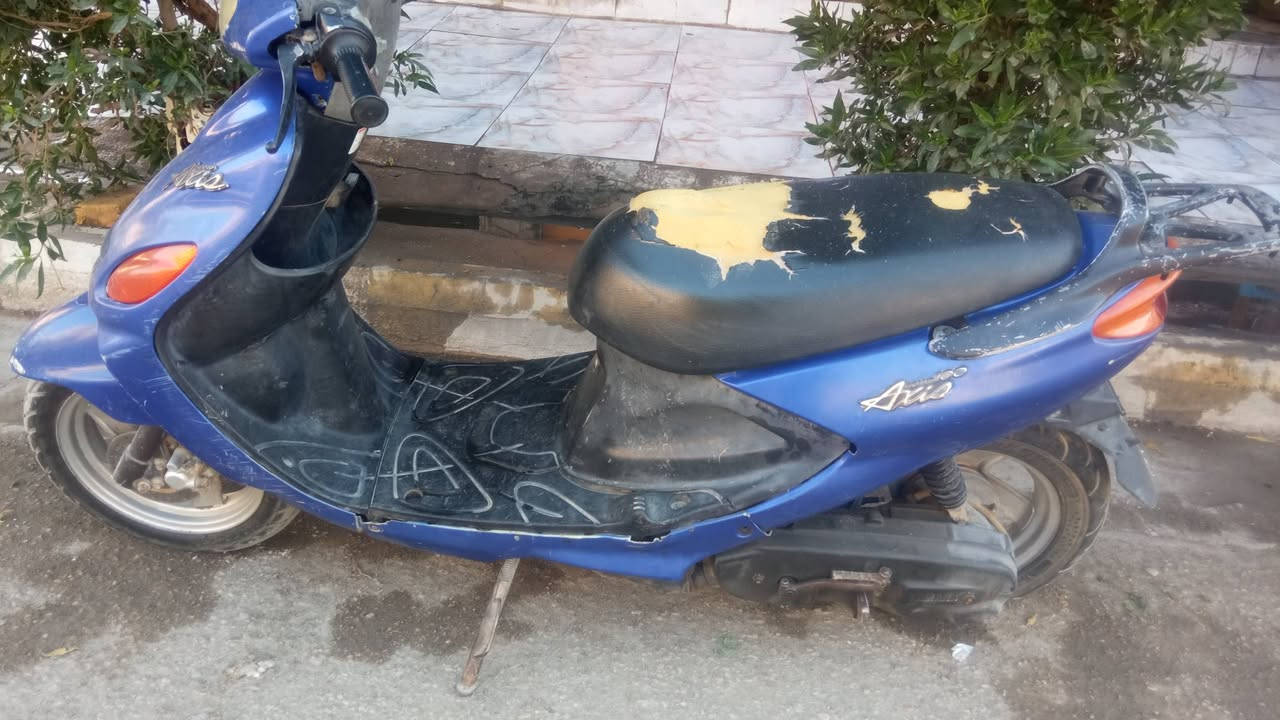 دراجه اكزز للبيع 275شغاله سلف قفل جنطه قفل اكسن ستانه كهربائيه الاتصال ***********ناصريه مركز
