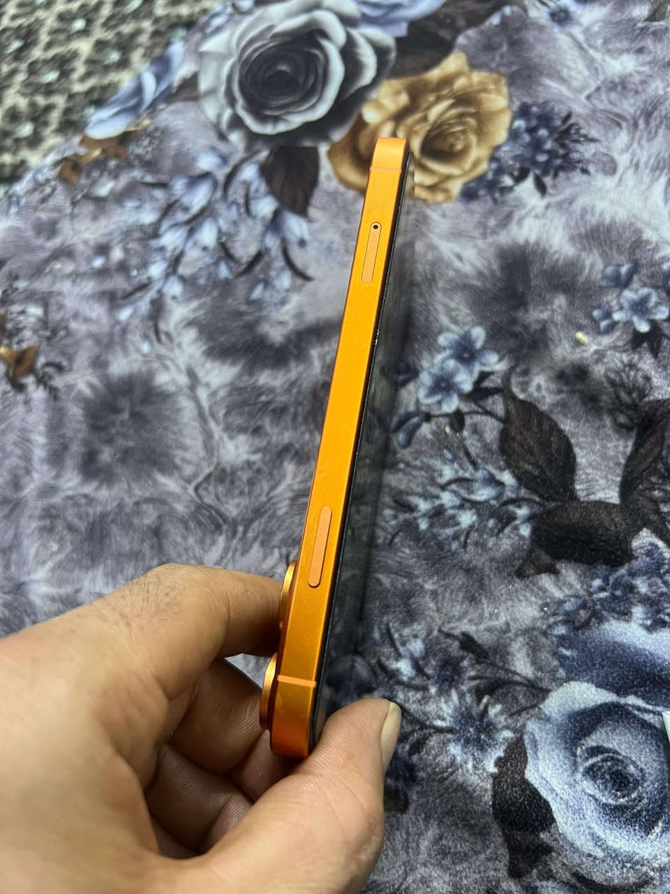 آيفون xr  محور 17 برو طبق اصلي
ذكره 64
مبدل بطاريه فقط 
باقي كلها بلادي 
سعر 200 ألف 
عنوان أربيل


**إذا كنت صاحب هذا الإعلان وتريد حذفه لأي سبب، رجاءا أرسل رسالة إلى الدعم الفني**