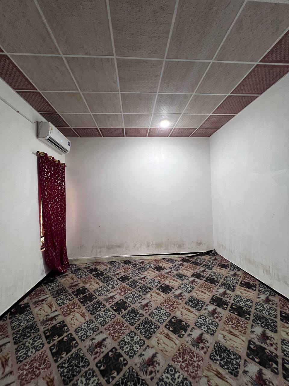 دار سكن للبيع 🏠
المساحة :: 140م / شارع تبليط 10
#السعر :: 68 مليون قابل للتفاوض
ملك صرف زراعي عراقي نموذج 25
كونكريت البناء #حديث ومرتب
#يحتوي :: غرفتين منام طارمة أستقبال مطبخ 
صحيات خارجية صالة واسعة صحيات داخلية
مناور درج / قريب من المدارس 
إبي الخصيب - العوجة - شارع المقيمين 
#للاستفسار :: ***********
