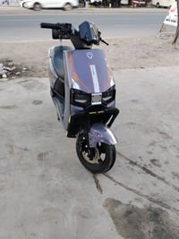 دراجة كهربائية • كفالة عام • بغداد العبيدي