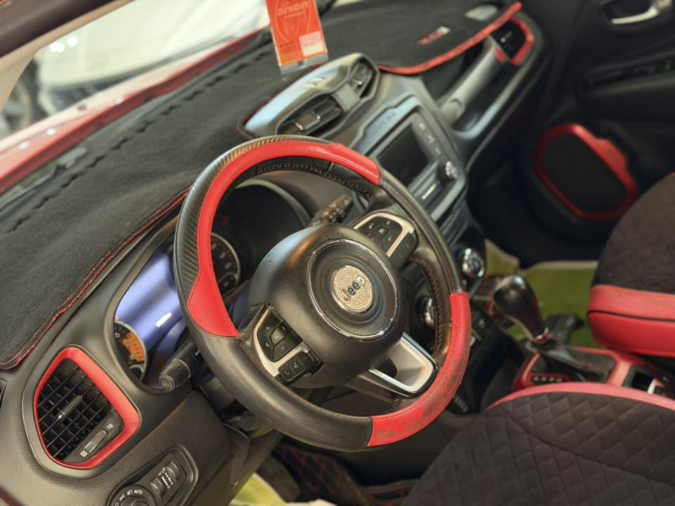 جيب رنكد تو كلر 2017 مواصفات معروفه بصمه تشغيل عن بعد هندبريك دكمه رقم شمالي شرط الوكاله والتحويل سعر 98 قفل ضررها نص بنيد وجاملغ مكاني ديالى  

***********
