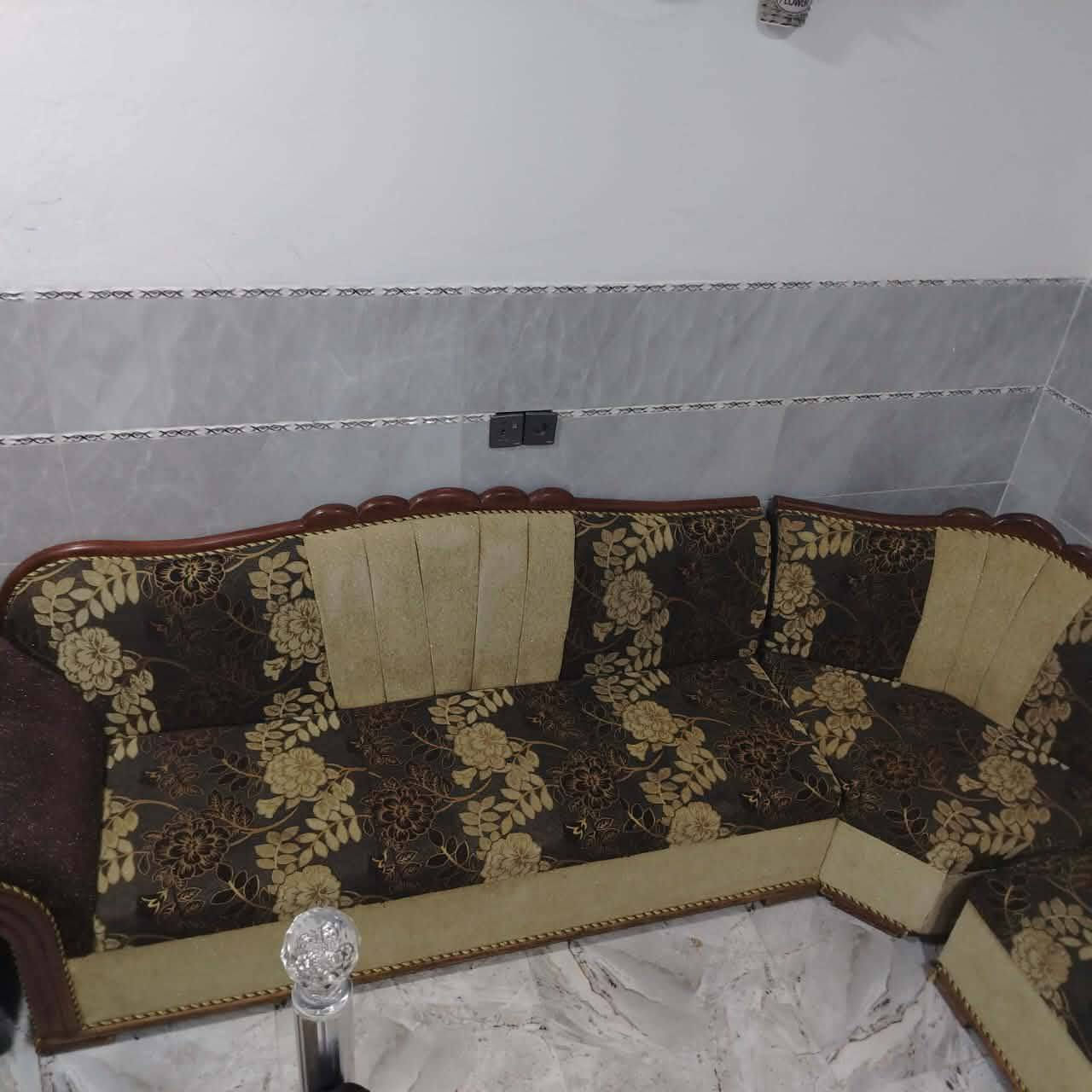 للبيع ديوان خشب عراقي ثقيل شرط النضافة مابي اي كسر 
13متر بي زاويه وحده السعر300 العنوان الموصل حي الميثاق للاستفسار اكثر خاص #الموصل #الجميع #المتابعين #للبيع


**إذا كنت صاحب هذا الإعلان وتريد حذفه لأي سبب، رجاءا أرسل رسالة إلى الدعم الفني**