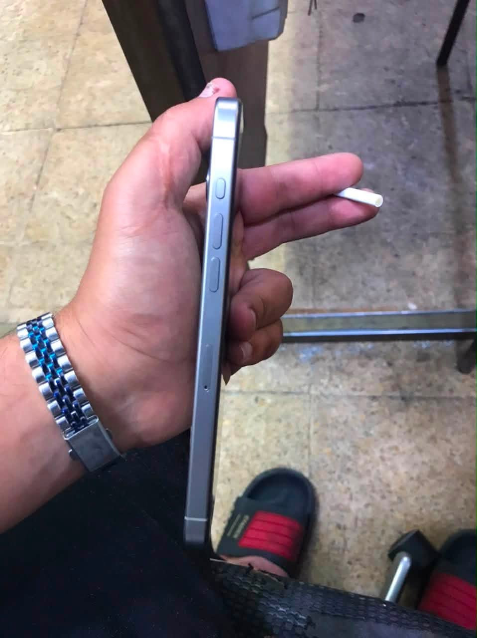 السلام عليكم ايفون 15 برو ماكس
ذاكره 256

بطاريه 87 بلادي 

نضافه 95 

جهاز لوك و كلو شرط على حاسبه نورمال 

السعر مليون و 25 و بي مجال قليل 

مكاني موصل

التواصل خاص او ع رقم ***********
