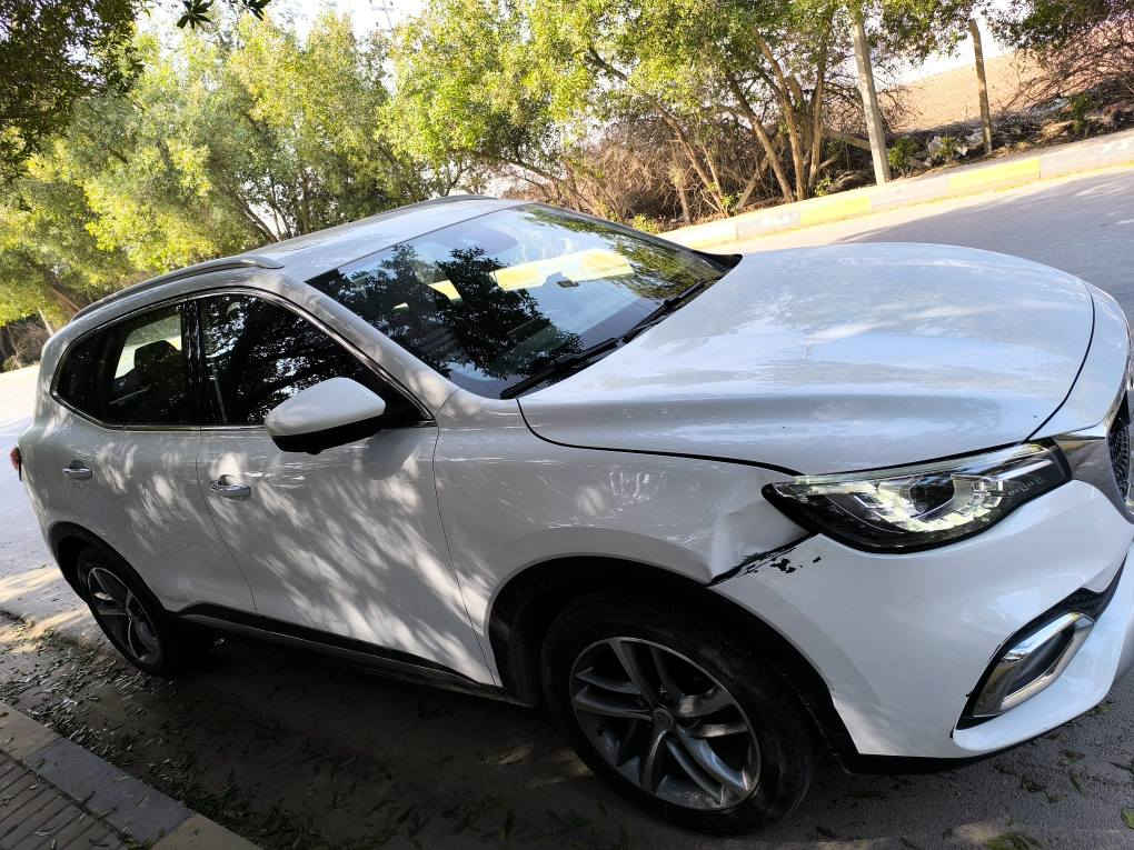 MG HS 2022 Trophy 
🔥بعض مواصفات السياره 🔥
🔹السيارة اعلى مواصفات ضمان 6 سنوات 
🔹كامرات 360 درجة     🔹انظمة قيادة متعددة 
🔹بانوراما    🔹داخل جلد       🔹تبريد قطعتين 
🔹داخل السيارة انارة محيطية 40 لون
🔹محرك 2.0 توربو
🔥السياره ماشيه 45 الف 🔥
السيارة كفالة عامة ما عدا طخة بسيطة بالجاملغ الايمن كما موضح بالصورة 
🛑سعر السياره  166 و بي مجال 🛑
⭕ مكان السيارة النجف الاشرف ⭕
‼️للاستفسار ‼️ ***********
