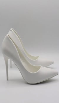 ملابس • تصفية • توصيل