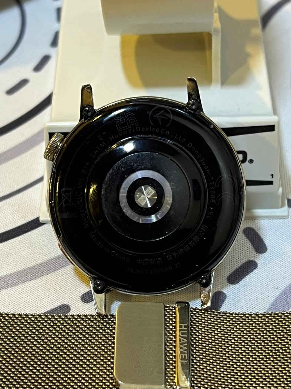 ساعة هواوي جي تي 3
huawei watch gt 3
Elegant edition
ساعة هواوي جي تي 3 
حجم 42 ملم 
الاصدار الخاص ( الانيق ) باللون الذهبي 
مع سير ستينليس ستيل ذهبي اصلي معاها 
اغراضها كاملة
يوجد توصيل  🚚
للتواصل واتساب ***********
