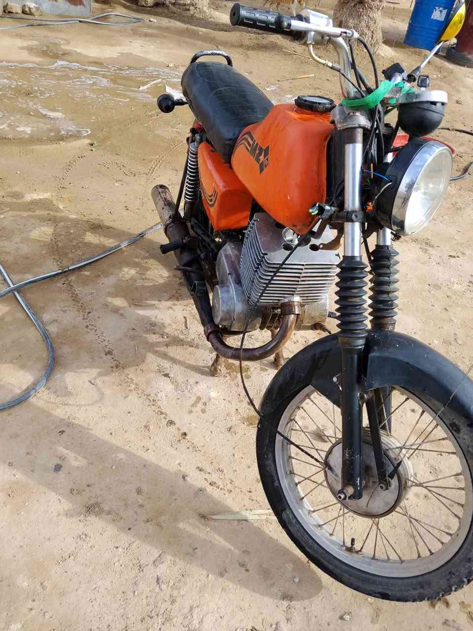 سلام عليكم من رخصت الادمن
موطور MZ82للبيع
نشاطه فول ويا محركات ويا وياله وغراض هوايه
للتواصل *********** او علخاص
