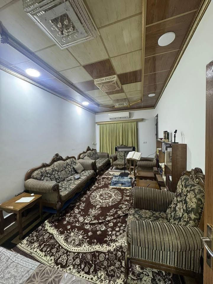 دار للبيع بناء نظيف جداً طابقين يطل على شارع عريض 20 متر 

المساحة :(126)مترمربع

الواجهة :(6.5) متر 

الموقع : طريق بغداد - حي المعلمين قريب من جامع عبد العزيز البياتي 📍

يتكون الطابق الاول من غرفتين نوم وهول ومطبخ وصحيات وكراج الطابق الثاني يتكون من غرفة نوم وهول وصحيات 

🟨  لـلاستفسـار  يمكنكم مراسلة الصـفحة 

ونـتشـرف بزيارتكم #عقارات_أمــلاك 

العنوان:  كـركـوك  شـارع القدس مجاور Box  cofe  مقـابل افران الحياة 📍

 للاستفسار اتصال أو واتساب:

📞  ***********

📞 ***********⁩⁩⁩⁩⁩⁩⁩⁩⁩⁩

لمشاهدة بقية العروض مع ذكر الأسعار، انضم إلى قناتنا على التليجرام عبر الرابط التالي
https://t.me/Amlak_real_estate96⁩⁩⁩⁩⁩⁩⁩⁩⁩⁩⁩⁩⁩⁩
