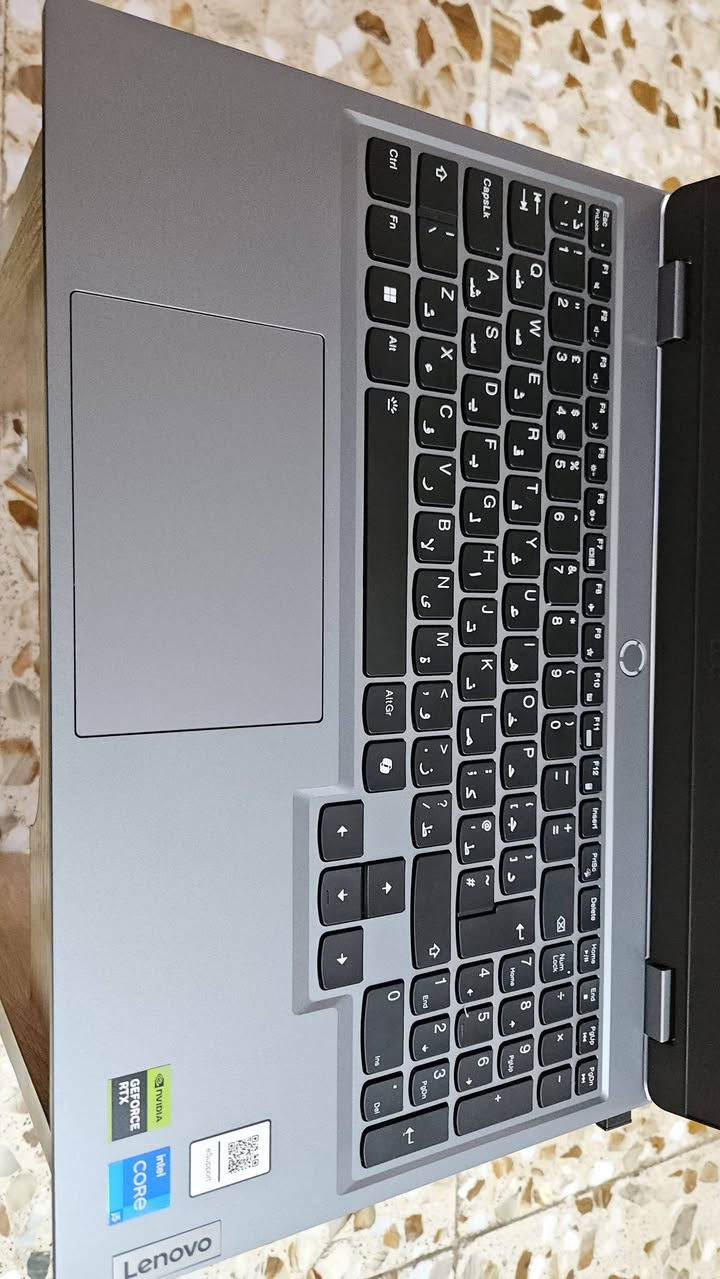 سلام عليكم شباب.. متوفر لابتوب Lenovo نظيف جداً وبمواصفات عالية اللابتوب يعتبر خيار مثالي وممتاز جداً للألعاب القوية (Gaming)، لطلاب الهندسة والبرامج الهندسية الثقيلة، ولأصحاب التصميم والمونتاج.
🚀 المواصفات الفنية بالتفصيل:
المعالج (CPU): جيل 13 قوي جداً ومن فئة الأداء الأقصى للابتوبات Intel Core i5-13450HX بسرعة 2.40 GHz.
كارت الشاشة (GPU): يحتوي الجهاز على كارتين شاشة:
الكارت الأساسي والعملاق: NVIDIA GeForce RTX 3050 بحجم 6 جيجابايت. يشغل أقوى الألعاب وبرامج الـ 3D والرندرة بكل سلاسة.
الكارت الثاني (المدمج): Intel UHD Graphics يشتغل تلقائياً بالشغل الخفيف لتوفير طاقة البطارية.
الذاكرة العشوائية (RAM): بحجم 16 جيجابايت وبسرعة عالية جداً وفائقة الاستجابة 4800 MT/s.
الهارد ومساحة التخزين: هارد فائق السرعة من نوع SSD بحجم 512 جيجابايت (المساحة المتاحة الفعليه 477 جيجابايت) لسرعة إقلاع وتشغيل خيالية.
نظام التشغيل: ويندوز 11 برو الأصلي والمفعل Windows 11 Pro.

📌 تفاصيل البيع:
الحالة: نظيفة جداً استعمال 6 أشهر فقط استعمال تصفح فقط 
ملحقاته كامله كارتونه موجودة وصل الشراء موجود.
الموقع: بابل / الحلة.
السعر: [ مليون و50 وبيه مجال]
للتواصل والاستفسار: ***********
خاص موجود
سلام عليكم شباب.. متوفر لابتوب Lenovo نظيف جداً وبمواصفات عالية اللابتوب يعتبر خيار مثالي وممتاز جداً للألعاب القوية (Gaming)، لطلاب الهندسة والبرامج الهندسية الثقيلة، ولأصحاب التصميم والمونتاج.
