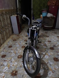 دراجه اربعه كير كلك للبيع السعر 400وبيه مجال للطيبين رقمي07828221338