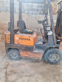 رافعه شوكيه للبيع نوع تيوته 07700011780