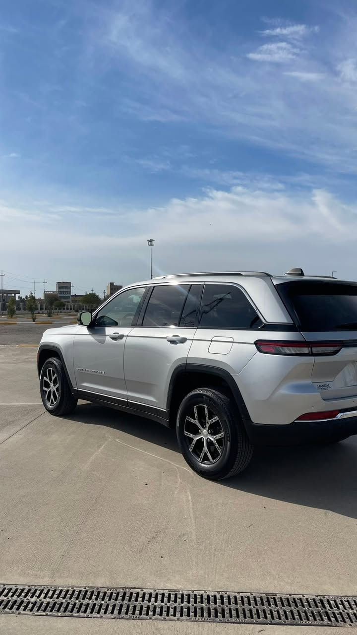 🚗 للبيع: جيب 2024 Limited
📍 مكان السيارة: اربيل 

📞 للتواصل:***********

💰السعر 310 ورقة – قابل للتفاوض

📊 المسافة المقطوعة:719  ميل  بعدها صفر 

🛠️ المحرك: 6 سلندر – 3600cc

⚠️ أضرار السيارة:

• وارد أمريكي

 – البنيد مبدل فقط 

الايربك كله بلادي رجع شرط 

• باقي اجزاء السيارة مكفولة 

• الشواصي واللغود سليمة

• صور الحادث مرفقة مع الصور

📌 تفاصيل إضافية:

• رقم السيارة: بدون رقم دخول جديد

• وكالة عامة باسم المالك

• لون السيارة: ‏رصاصي سلفر

💰 السعر:310 ورقة – قابل للتفاوض

💰 السعر:  310ورقة – قابل للتفاوض

💰 السعر: 310 ورقة – قابل للتفاوض

📞 للتواصل:***********
